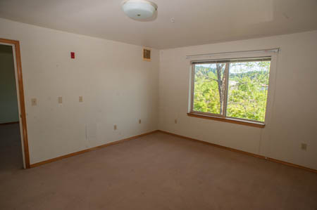 Plenty of Room makes it possible to bring your own furnishing to Timberhill Place in Corvallis, Oregon.